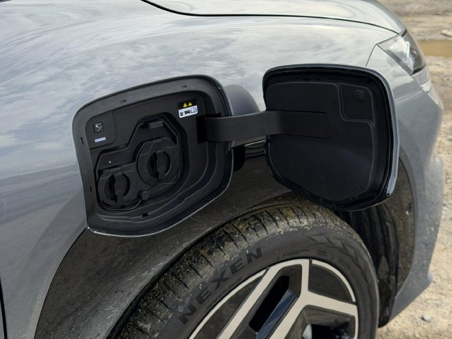 亲民售价带来越级体验 试驾北京现代EO羿欧