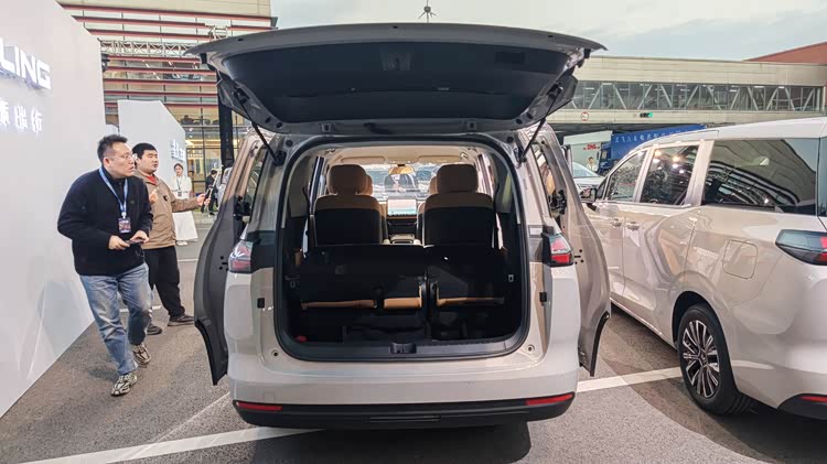 宝马730德国售价__宝骏730售价