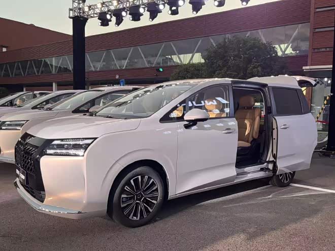 _宝骏730售价_宝马730德国售价