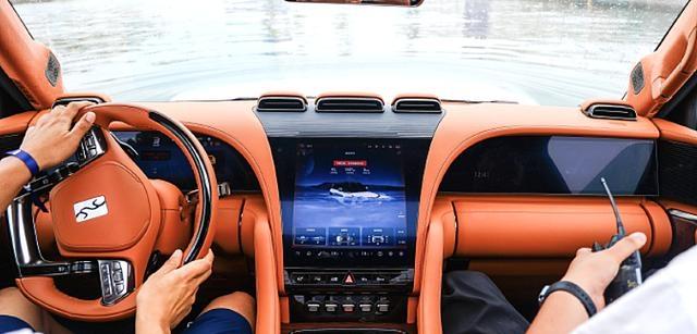 30万就能“水上飞”?奇瑞G700和仰望U8,谁才是真·水陆-有驾