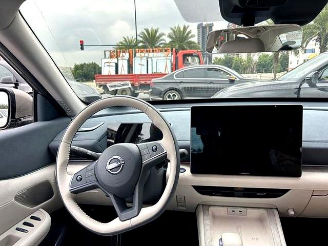 新款日产天籁亮相,外观更年轻,搭载2.0T和鸿蒙座舱-有驾