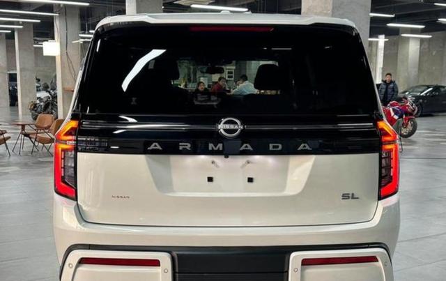 由于市场需求转变全新第七代途乐将只提供汽油和混动版本,不再推出柴油动力车型,以满足当前消费者偏好和全球趋势的变化-有驾