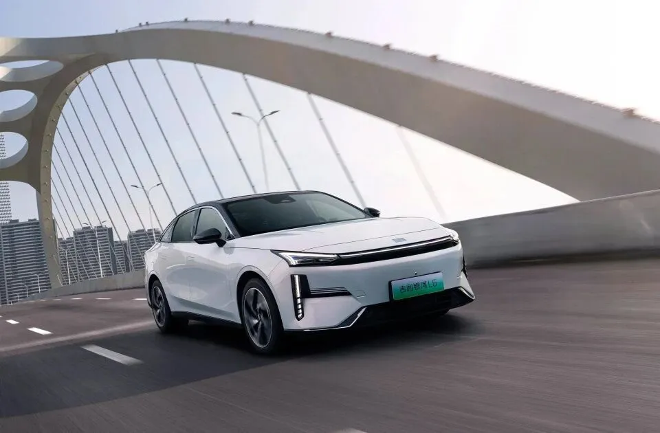 信这些侮辱初中学历！新能源车这三个谣言，离谱度堪比开车撞死一条鱼