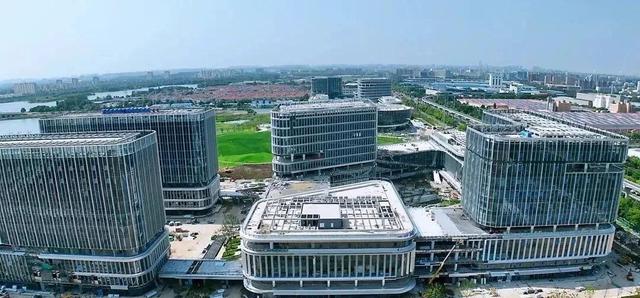 奇瑞砸20亿建凤鸣中心,13栋楼亮相,员工生活休闲一体化-有驾