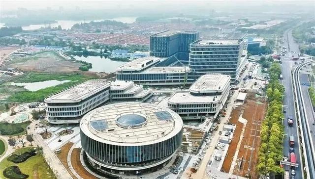 奇瑞砸20亿建凤鸣中心,13栋楼亮相,员工生活休闲一体化-有驾