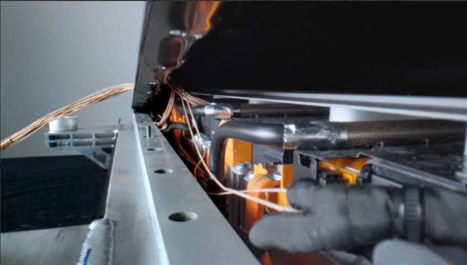 红旗车厂下的车标志_铁电池技术_