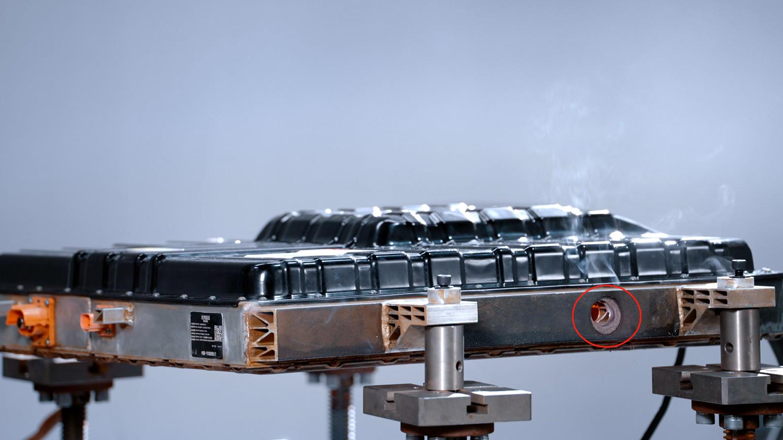 铁电池技术__红旗车厂下的车标志