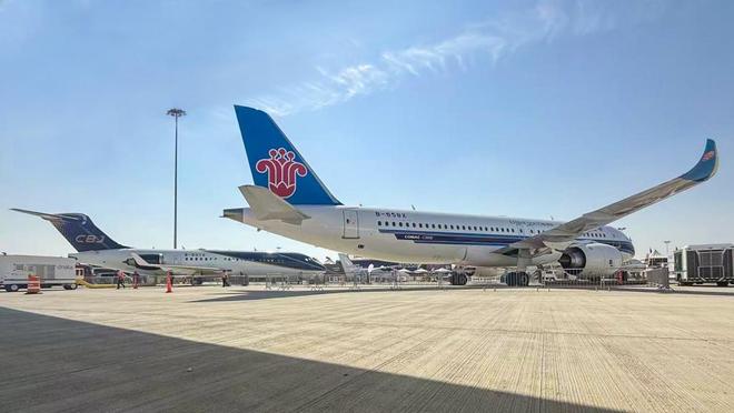 中国商飞公司参加迪拜航展，C919和C909首次亮相中东