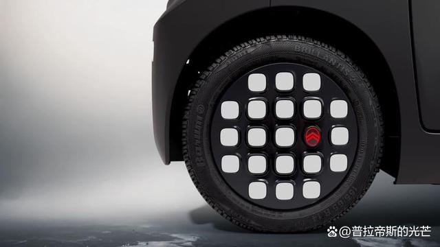 雪铁龙Ami纯电小车升级暗黑风格更吸睛！-有驾