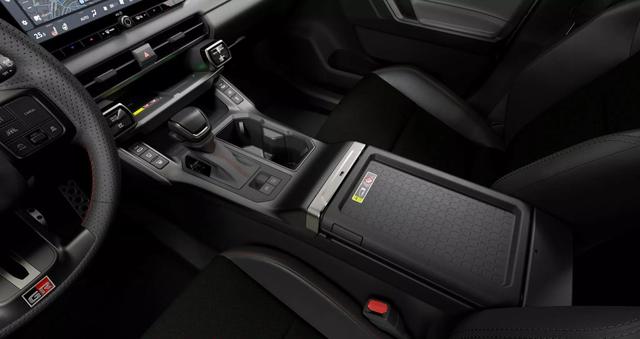 广汽丰田威兰达换代上市，2.0L混动版杀入20万级，老款2.5L混动车主：早知道就再等半年了-有驾