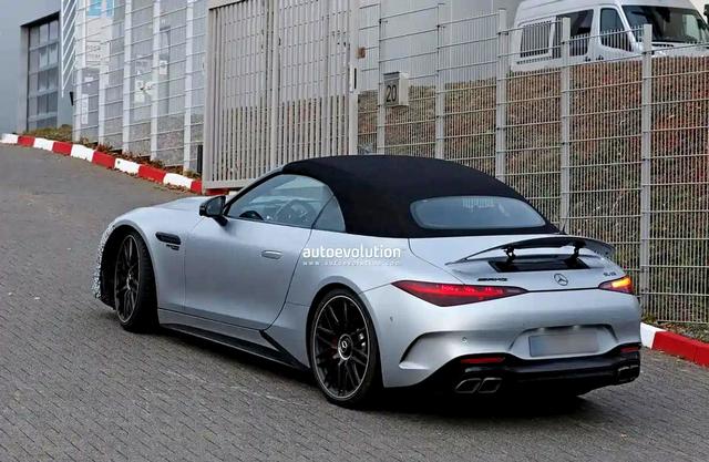 新款AMG SL谍照曝光，或2026年发布，即将中期改款-有驾