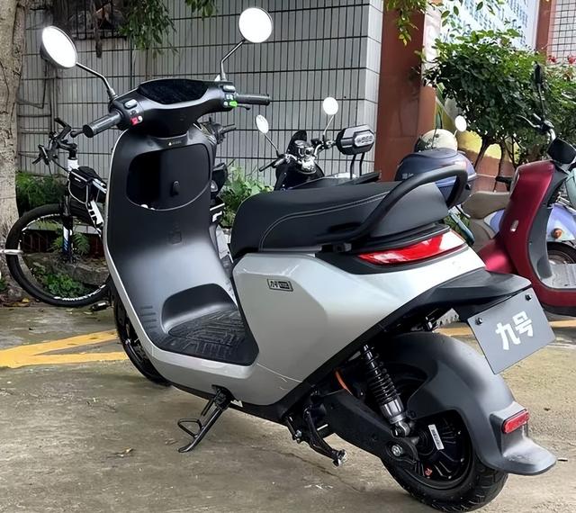 钠电池性能强劲，为什么只有雅迪、台铃力推，九号、小牛却沉默了-有驾