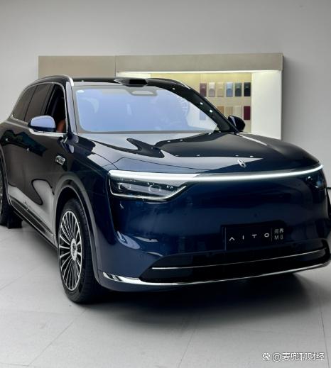 错失榜首,10月豪华SUV销量榜,问界M9第2、奔驰GLC升至第5名-有驾