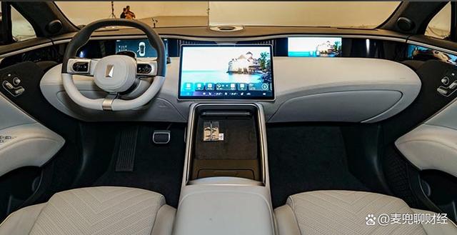 错失榜首,10月豪华SUV销量榜,问界M9第2、奔驰GLC升至第5名-有驾