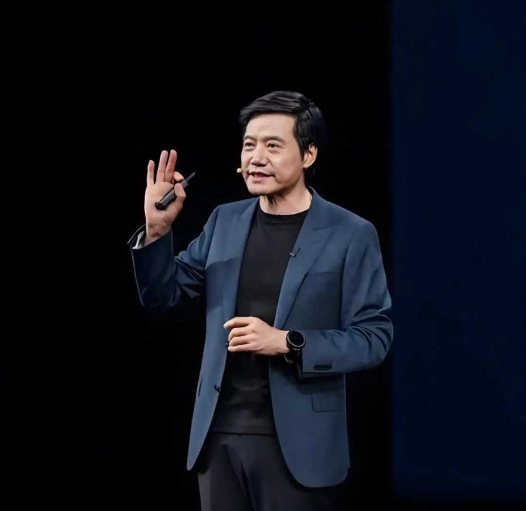 雷军的反击：小米单日斥资5亿回购 小米汽车今年将交付超40万辆车