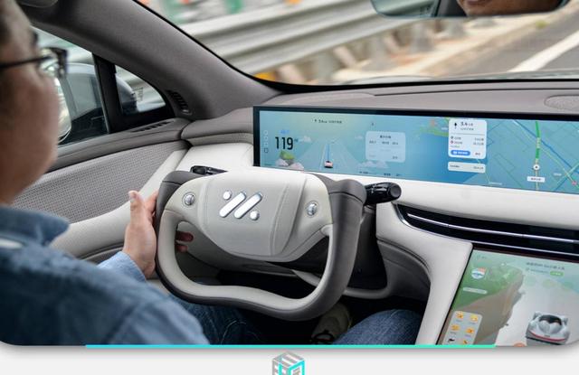 从系统bug到NOA失灵,智己的技术天花板怎么成了豆腐渣?权益说砍就砍,老车主怎么办?-有驾