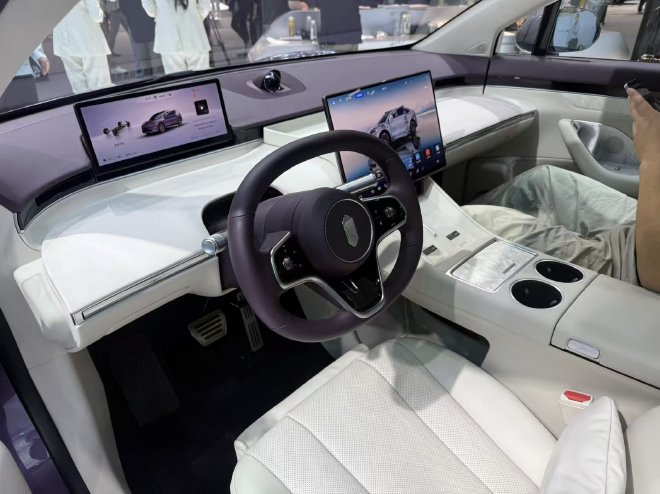 2025广州车展：智界品牌以独立展台亮相