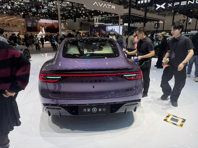 2025广州车展：智界品牌以独立展台亮相