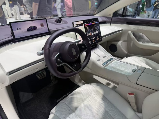 2025广州车展：智界品牌以独立展台亮相