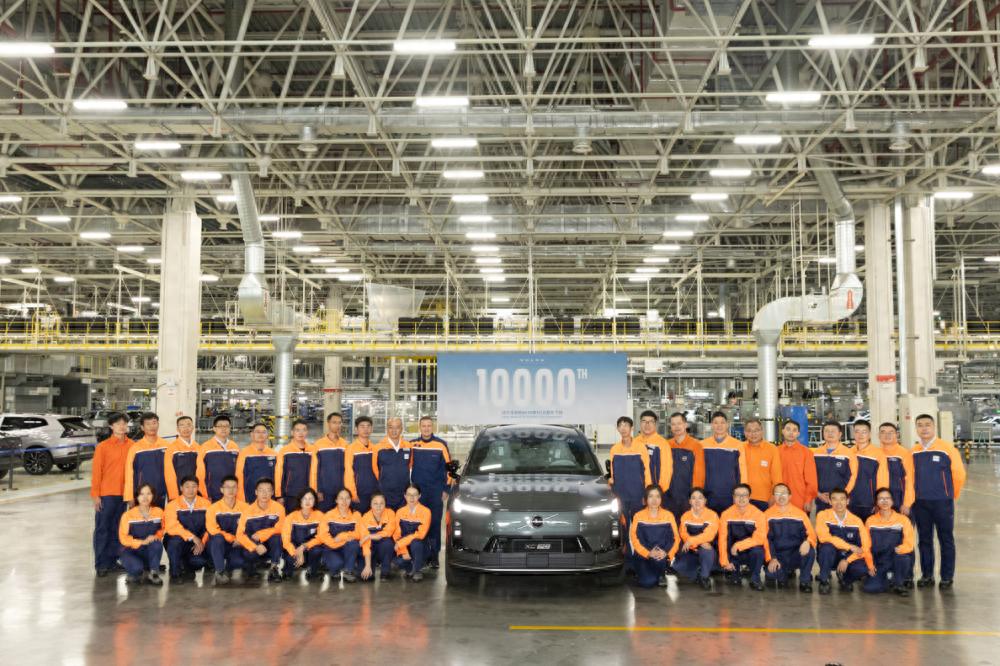 以品质赢得信赖，第10,000辆沃尔沃全新XC70正式下线