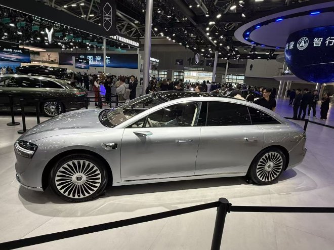 2025广州车展：新款享界S9正式亮相