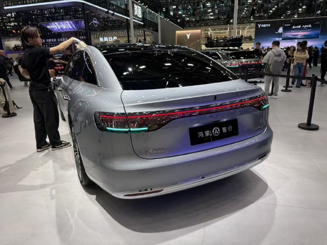 2025广州车展：新款享界S9正式亮相