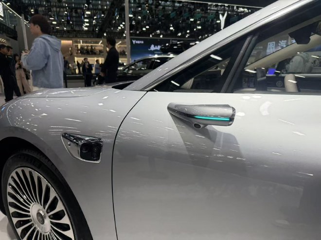 2025广州车展：新款享界S9正式亮相