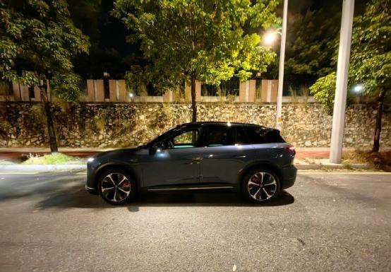 放弃BBA选择蔚来ES6的老车主，5000公里后说出这些大实-有驾