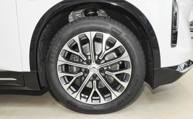 放弃BBA选择蔚来ES6的老车主，5000公里后说出这些大实-有驾