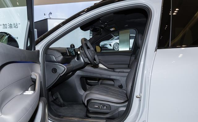 放弃BBA选择蔚来ES6的老车主，5000公里后说出这些大实-有驾