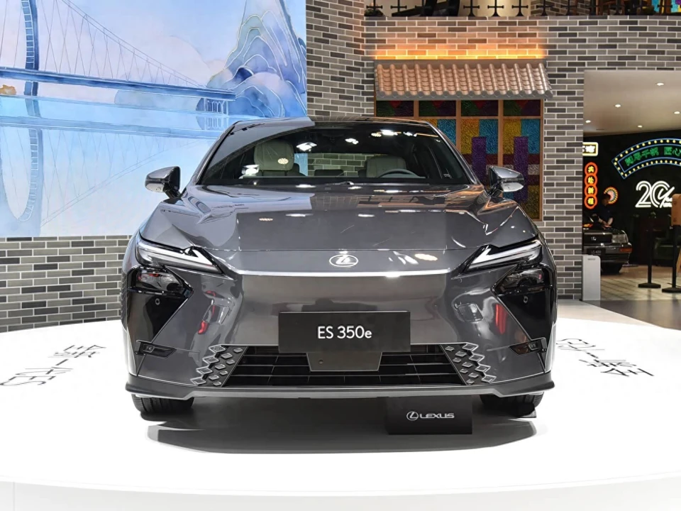 将于明年4月正式上市，全新一代雷克萨斯ES广州车展实车亮相