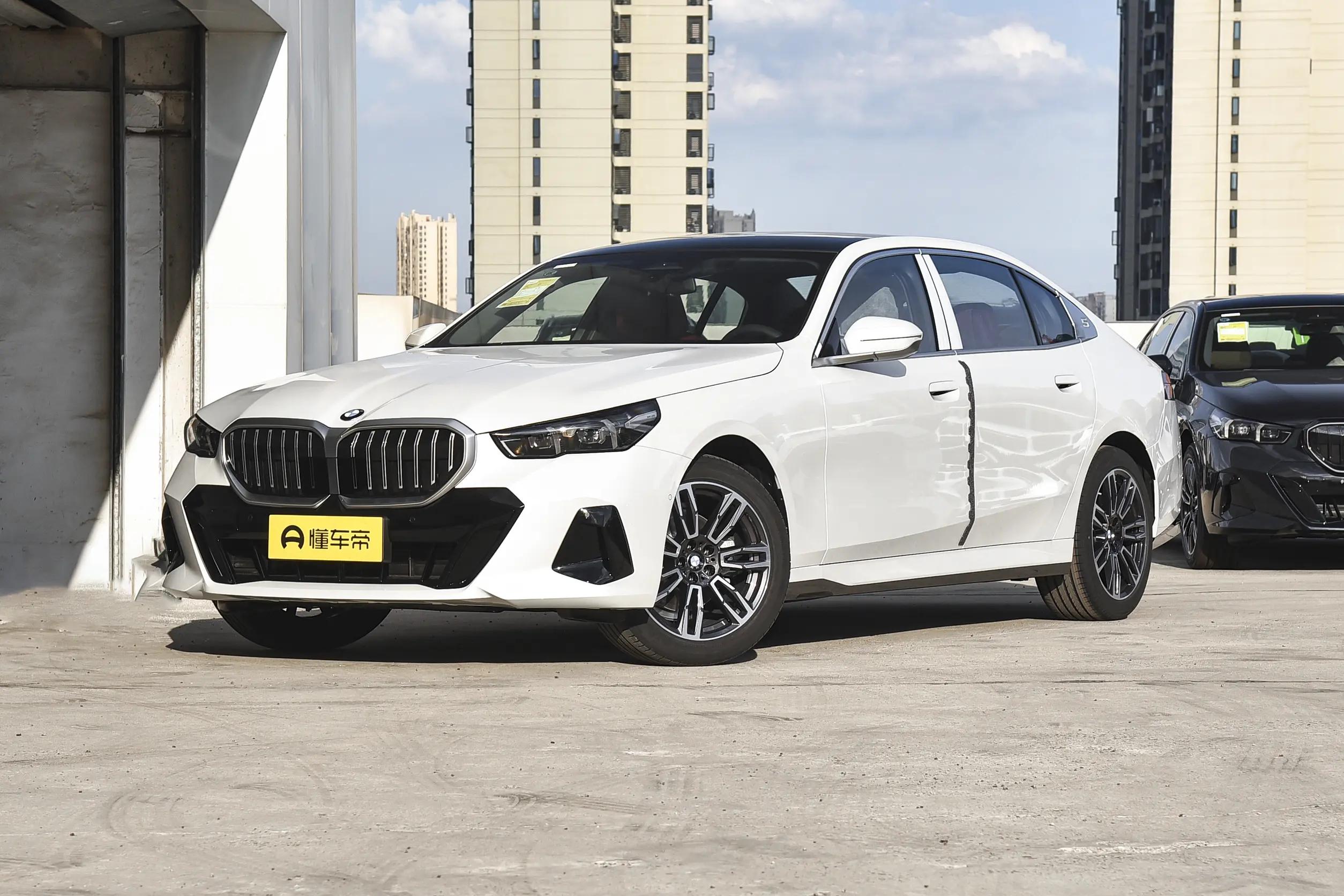 奔驰长轴版标志__奔驰标轴是进口吗