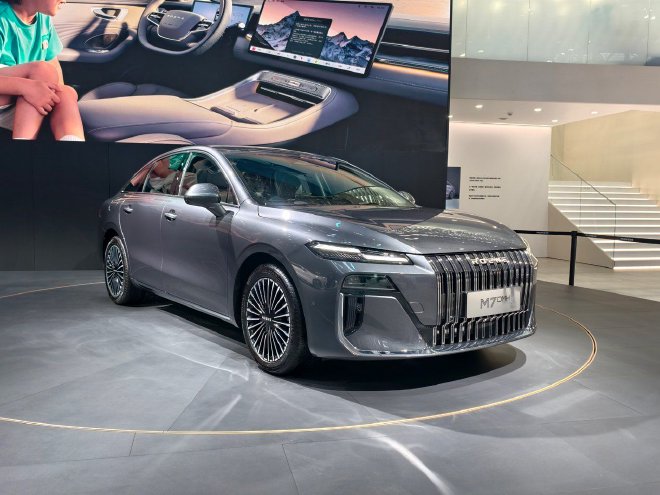 2025广州车展:张亮、钱漾详解“务实科技”与“价值营销”新路径