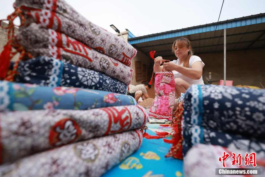 睡不着的中国人，被这个小县城“拿捏”了__睡不着的中国人，被这个小县城“拿捏”了