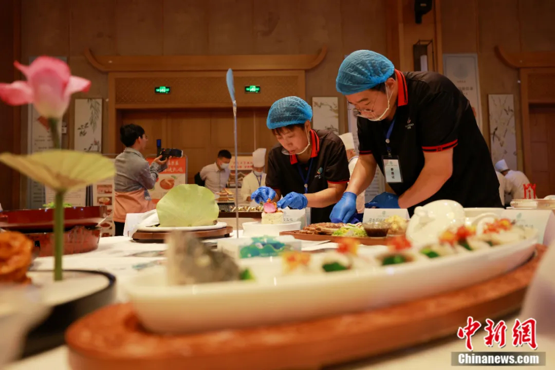 _睡不着的中国人，被这个小县城“拿捏”了_睡不着的中国人，被这个小县城“拿捏”了