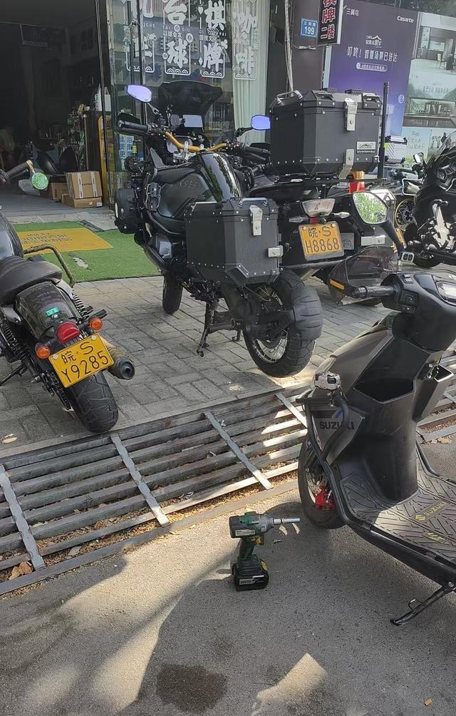 差点“抱缸”！8000公里不换机油，你的UY125正在上演一-有驾