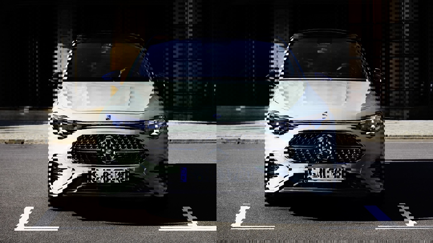 _奔驰混合动力车怎么样_吉利奔驰联合研发发动机