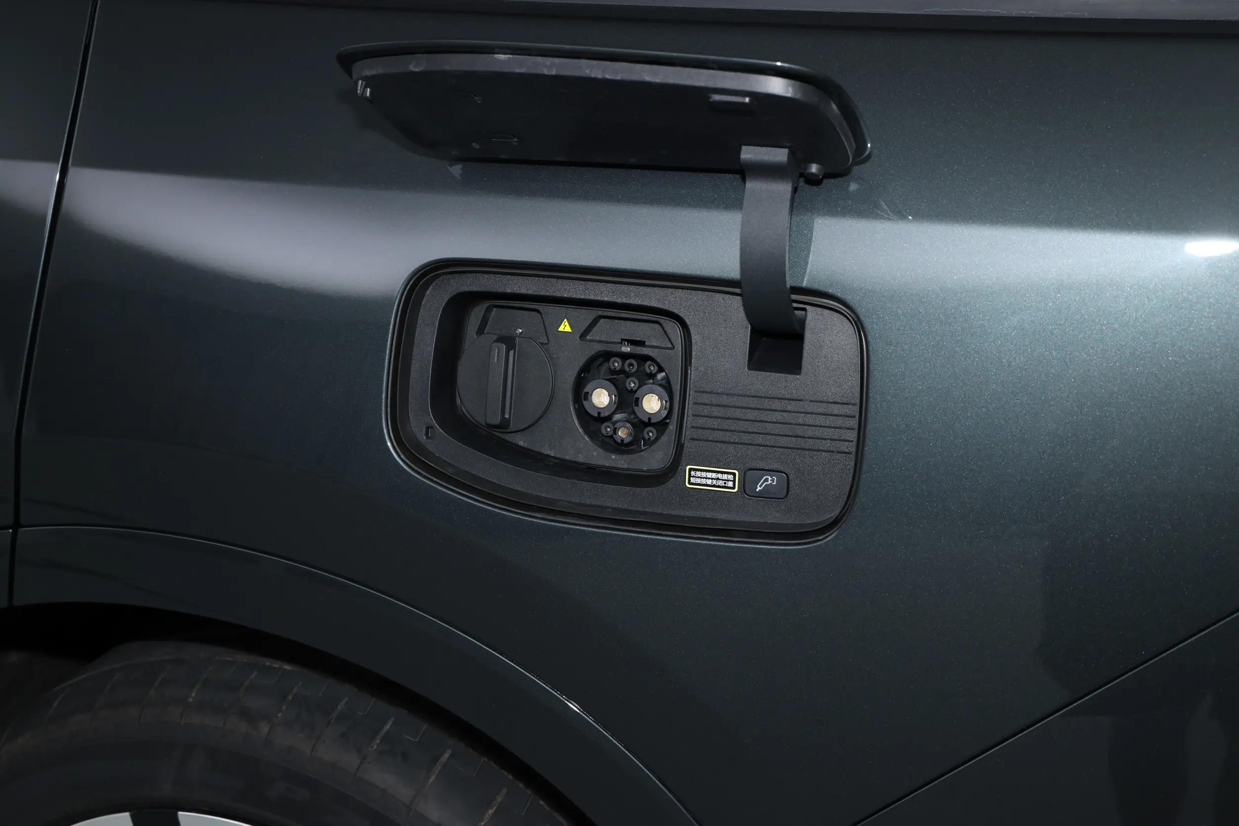 蔚来后排能放平吗__蔚来后排