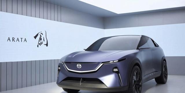 意不意外，世界十大车企灵光一闪，特斯拉位居美国第一丰田日本第二比亚迪中国第三，德国豪强保时捷梅赛德斯奔驰宝马三强齐聚榜单前列