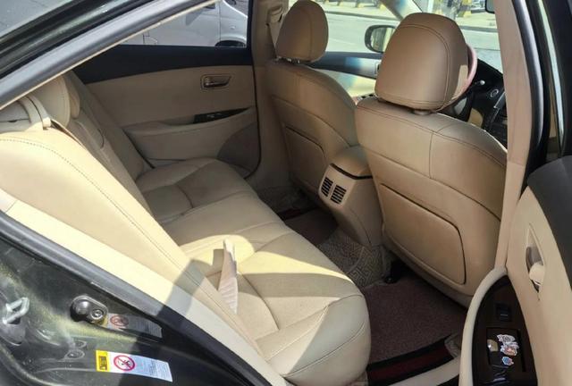 车修好了却卖不掉，问题不在车而在“身份”，南京严查无牌电动车上路即扣，二手市场直接拒收，原车主找不到车牌补不了只能报废-有驾