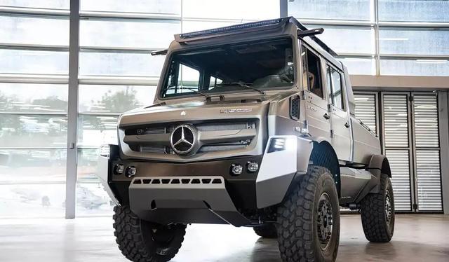 新款奔驰乌尼莫克亮相，四门设计超酷，搭载7.7T强劲柴油动力