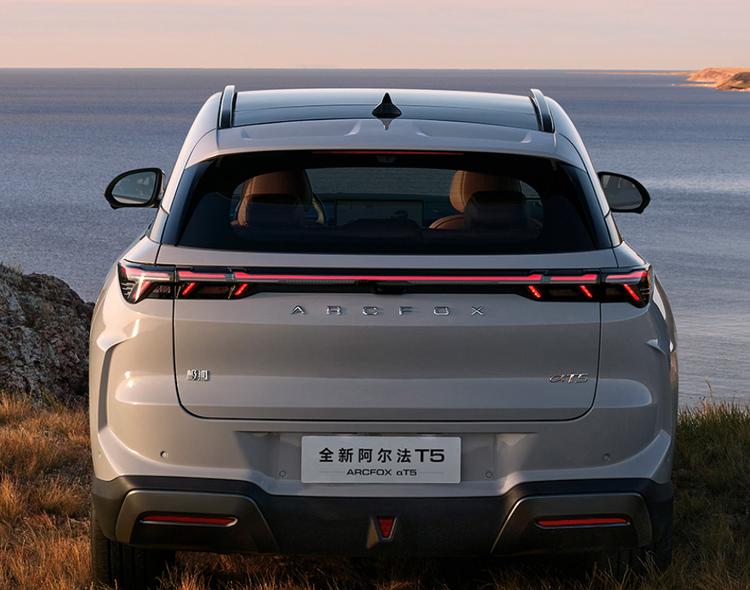 _阿尔法罗密欧销量低_传奇单职业限时奖励发布网