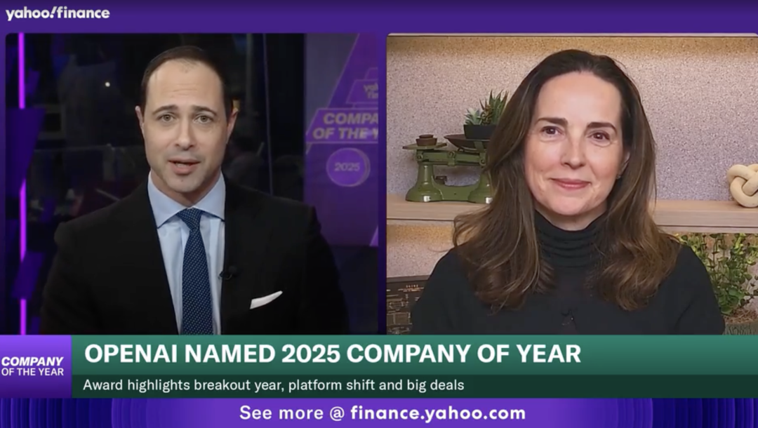 雅虎财经执行主编Brian Sozzi（左）与OpenAI首席财务官Sarah Friar（右）