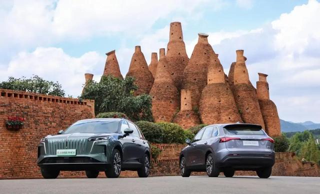 红旗HS6PHEV起价17.88万,五座布局,纯电续航248公里,为何说它更懂家用-有驾