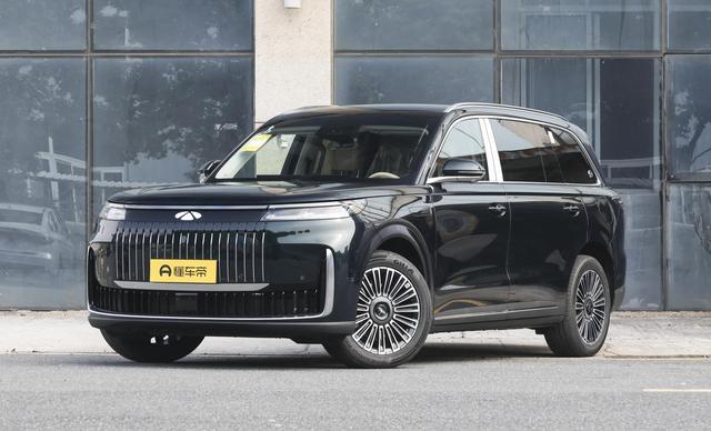 红旗HS6PHEV起价17.88万,五座布局,纯电续航248公里,为何说它更懂家用-有驾