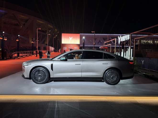 岚图追光L正式上市 售27.99万起