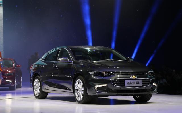 别跪了！海外E300只卖30万，奔驰的“税”里七成是智商税