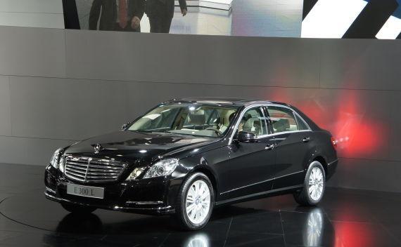 别跪了！海外E300只卖30万，奔驰的“税”里七成是智商税-有驾