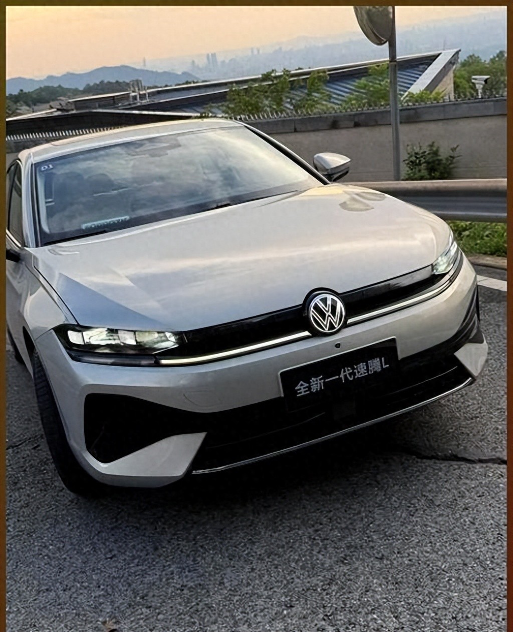 大众“发狠”了！B级车仅售9-8万，车长近4米9，月销17613台