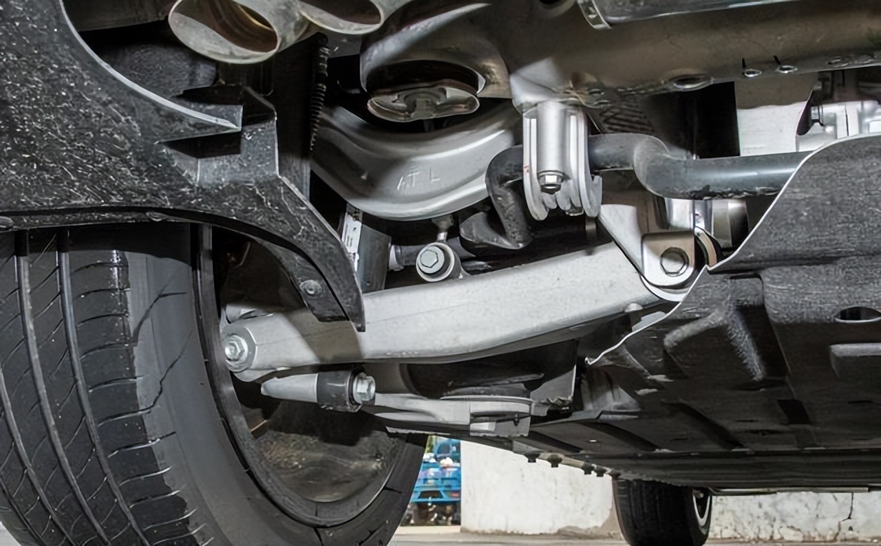 岚图FREE+ 五座大空间 + 235km 纯电续航 华为乾崑ADS 4加持，21.99万起_岚图FREE+ 五座大空间 + 235km 纯电续航 华为乾崑ADS 4加持，21.99万起_